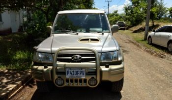 Hyundai Montero 2000 motor turbodisel intercooler. No quema aceite. Estado de motor y transmicion bueno. Nuevas llantas, bateria, starter, injectores de combustible, candelas de precalientar. Negosio.