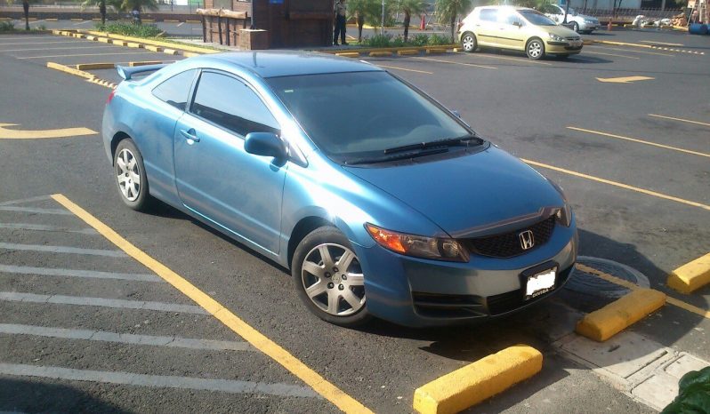 Honda Civic 2010 usado ubicado en Guatemala -Motor a toda prueba, BIEN cuidado (solo aceite 10/30 sintetico a usado) -llantas en un 70% -pintura al 100% ( no AGUASO) se pinto hace 4 años y esta nitida -repuestos que se le han puesto repuestos SOLO ORIGINALES -todo el kit de aceite siempre se ha comprado en agencia -no es de agencia -automatico