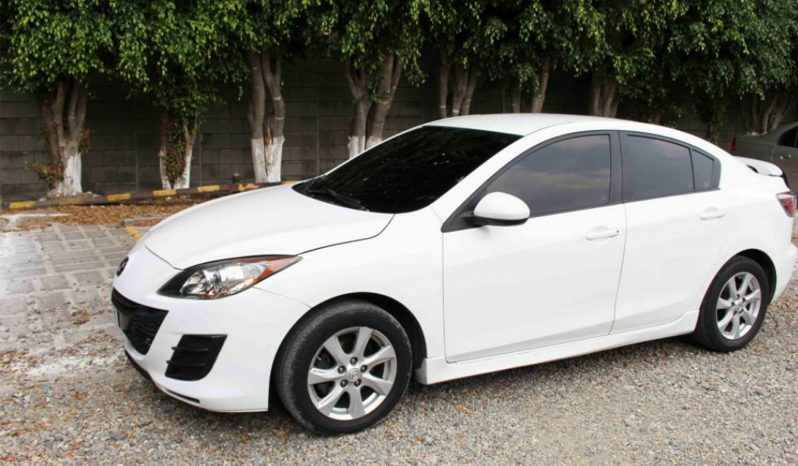 Mazda Mazda3 2011 usado ubicado en Carretera Muxbal Vendo por necesidad, super precio de quemazón para que se lo lleven YA!!!!!