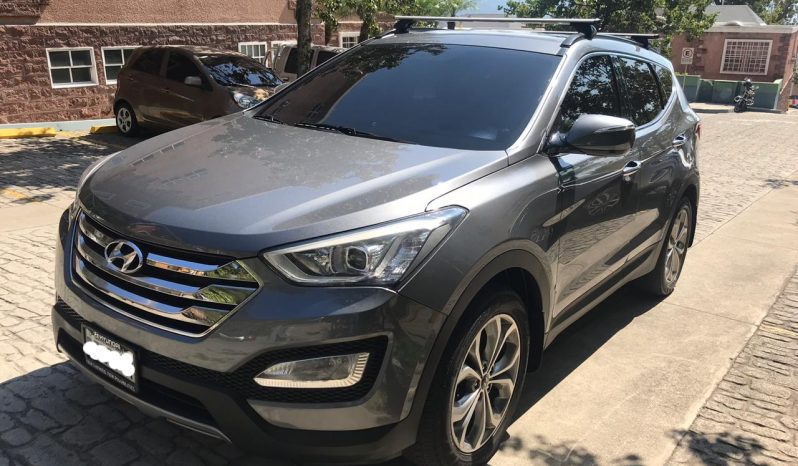 Hyundai Santa Fe 2014. Motor 2.2 crdi (TDi). 193 caballos 4WD. 87000 km todos los servicios en la agencia cada 5000 Km. Aceite Shell especial para TDi.