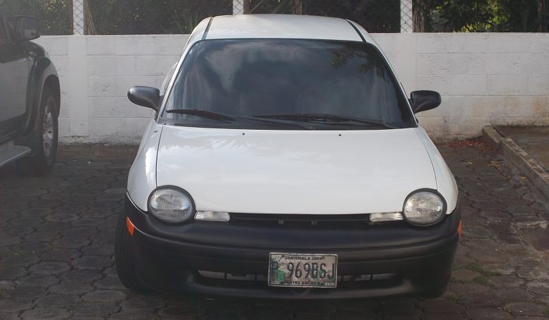 Chrysler Neon 1995. Motor 2000, mecánico, único dueño, ventilador, amortiguadores traseros nuevos, tapicería en buen estado. No presenta choques